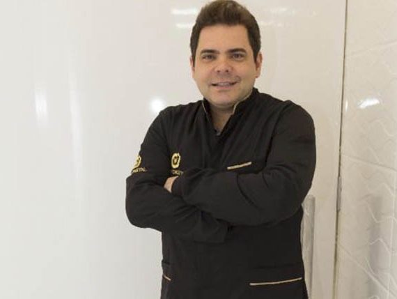 Dr Matheus Moura Martins