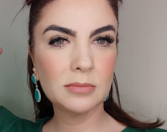 Andréia Miròn