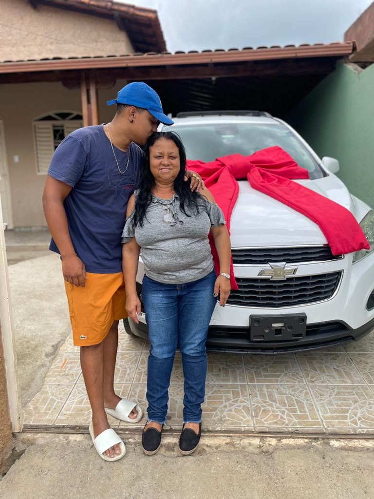Mc Vinicius Pretão e sua mãe