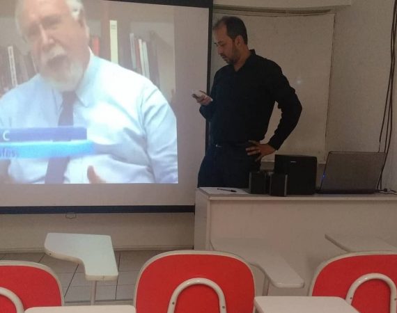 Professor Luciano Moraes