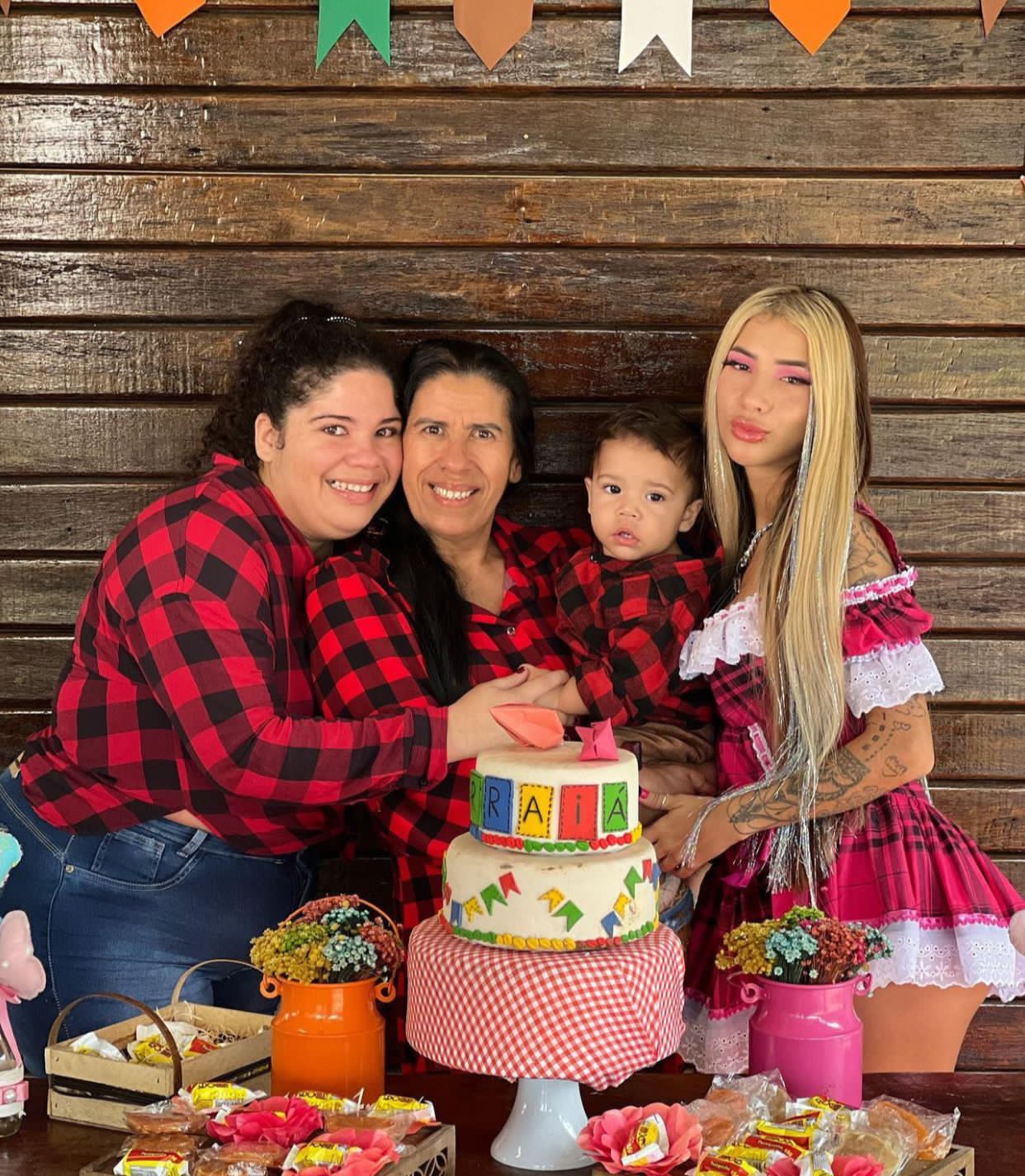 MC Thammy e sua família