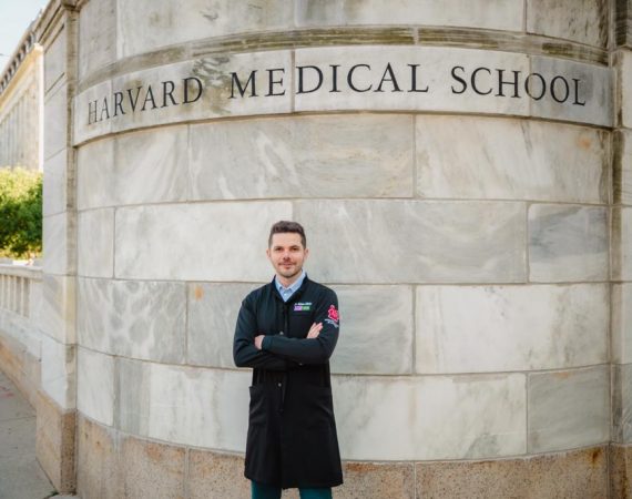 Dr. Adriano Oliveira