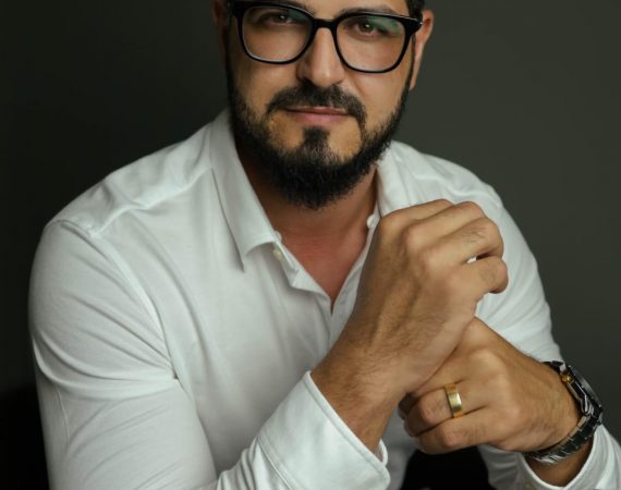Dr. Emerson Cruz