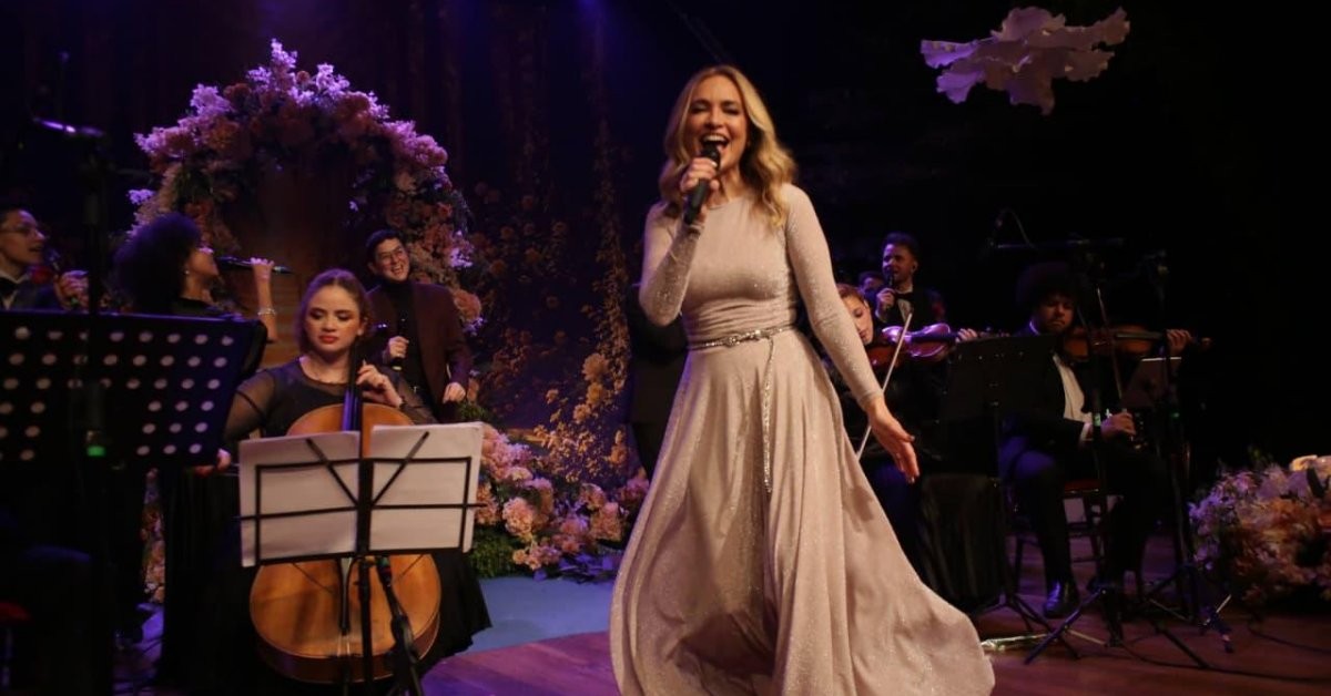 Rosania Rocha emociona o Teatro Itália com Ani-Hu – De Volta ao Jardim do Eterno